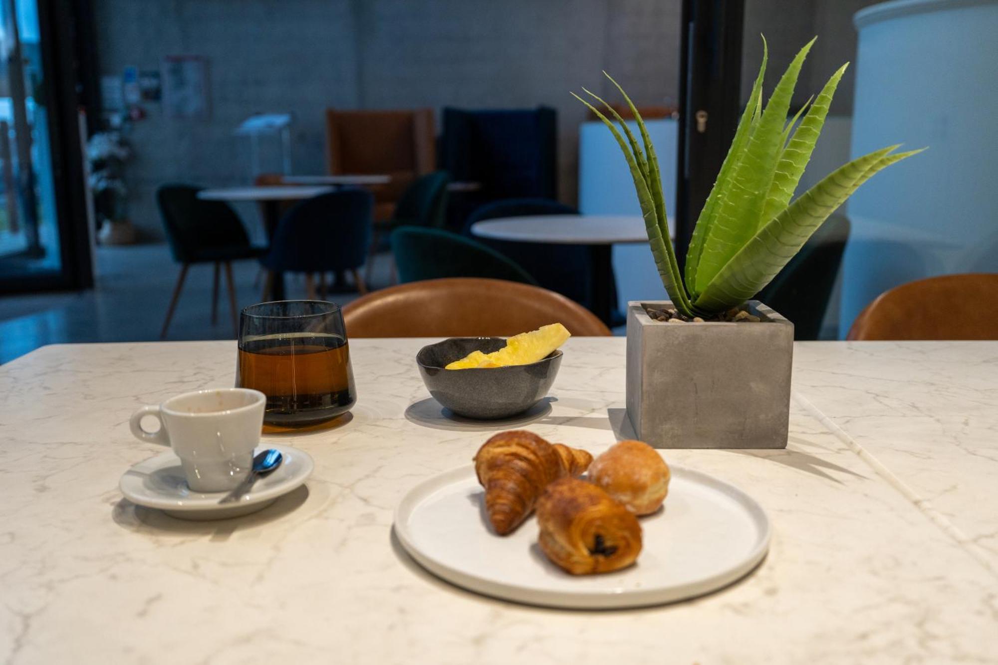 Le B Complexe Hotel Lozanne 外观 照片