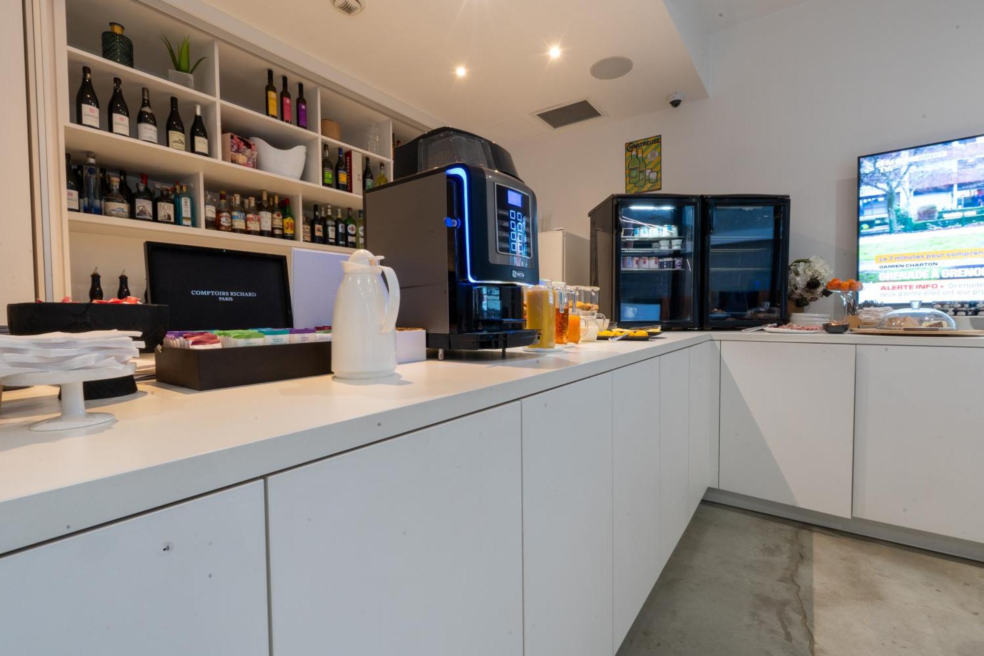 Le B Complexe Hotel Lozanne 外观 照片